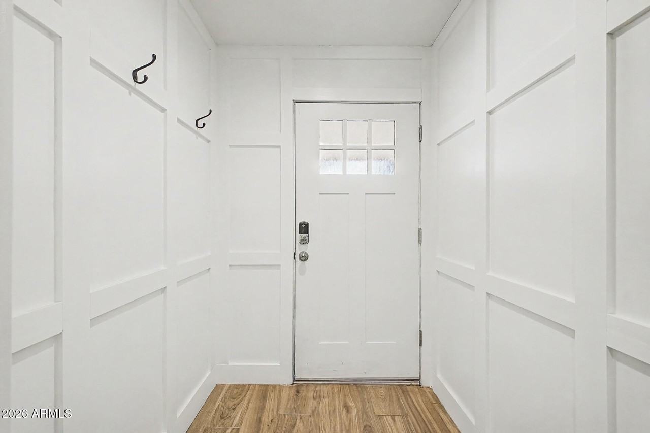 139 E Heather Ave - Photo 4 of 35