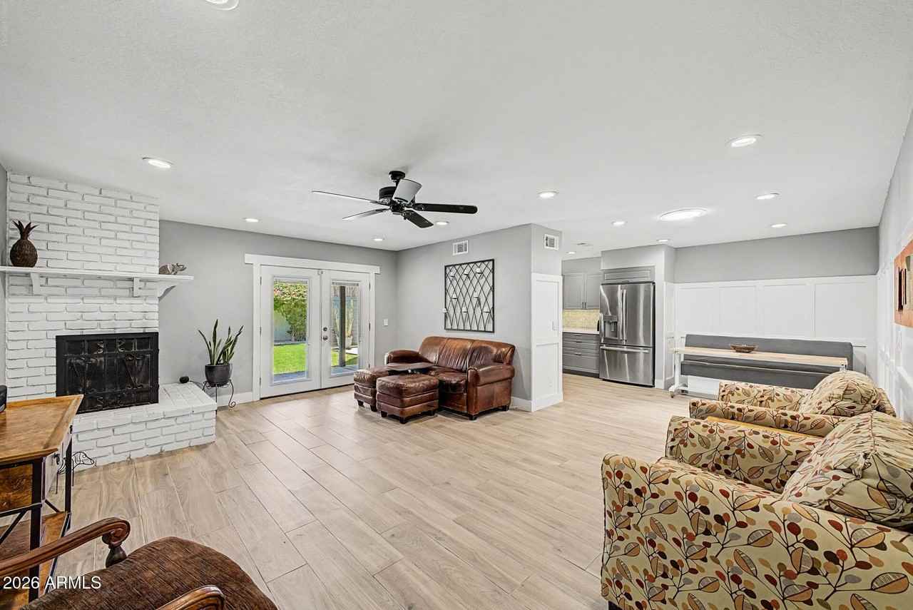 139 E Heather Ave - Photo 6 of 35