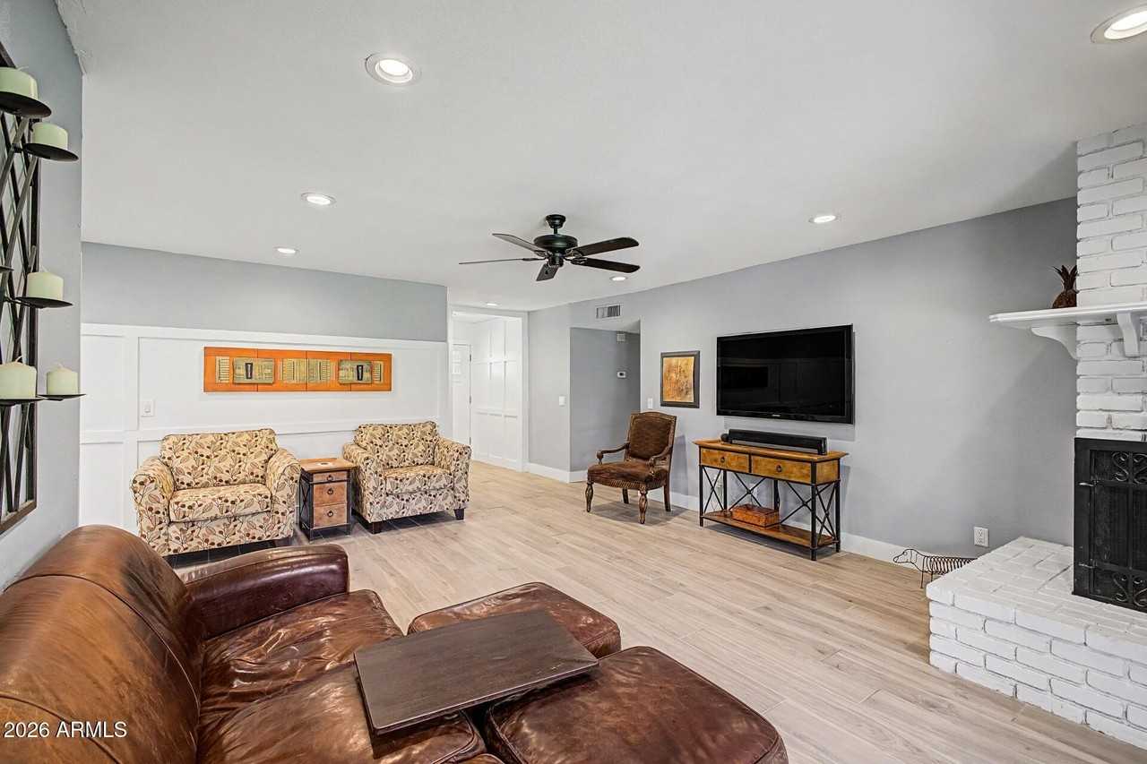 139 E Heather Ave - Photo 7 of 35