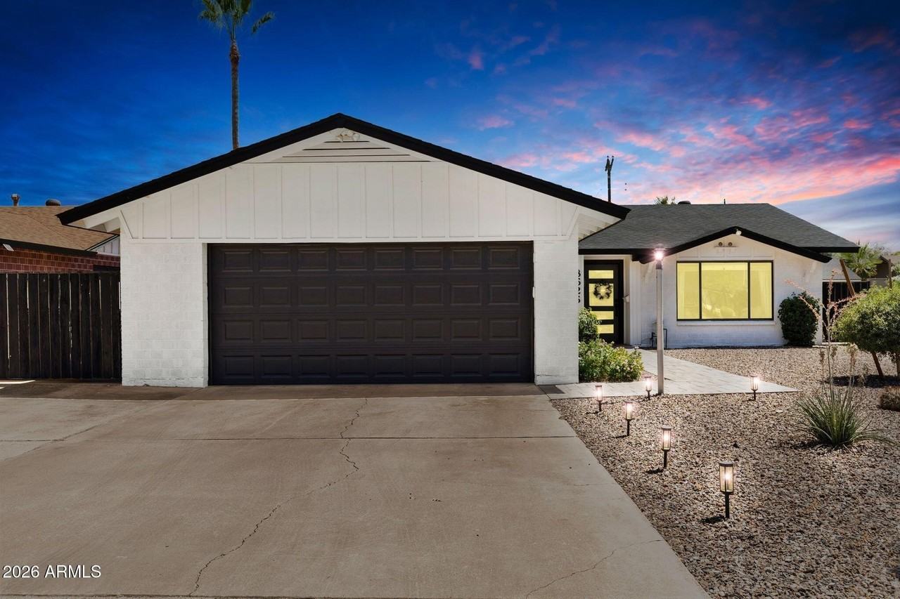 8525 E Bonnie Rose Ave - Photo 4 of 32