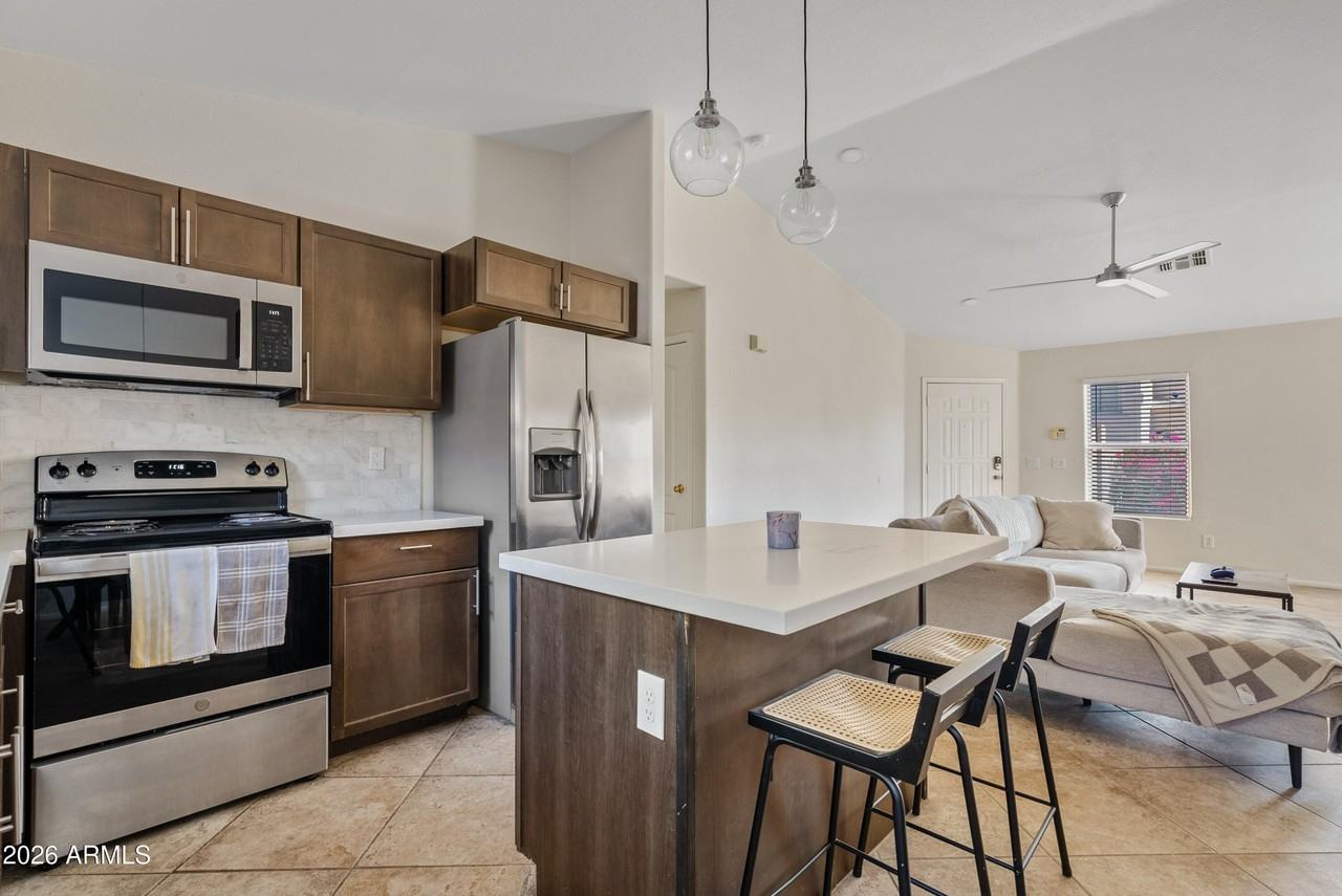10901 W Lewis Ave - Photo 6 of 19