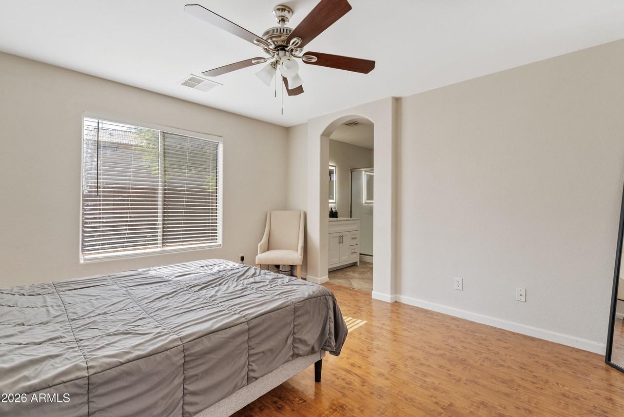 10901 W Lewis Ave - Photo 7 of 19