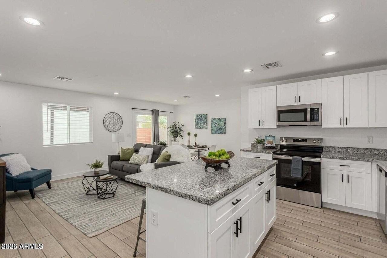 5236 S 13th Pl - Photo 4 of 15