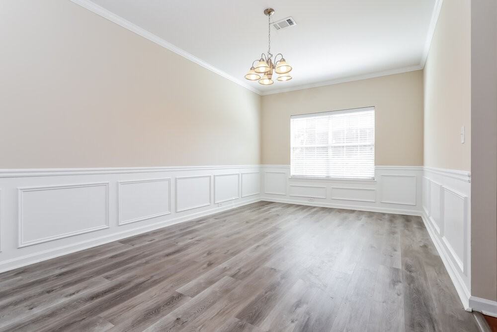 3752 Sunbridge Dr - Photo 5 of 17