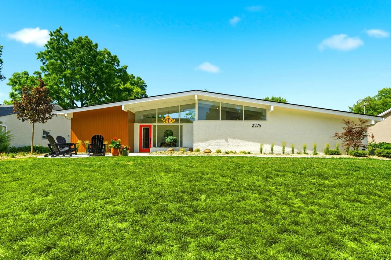 2276 Johnston Rd - Photo 5 of 50
