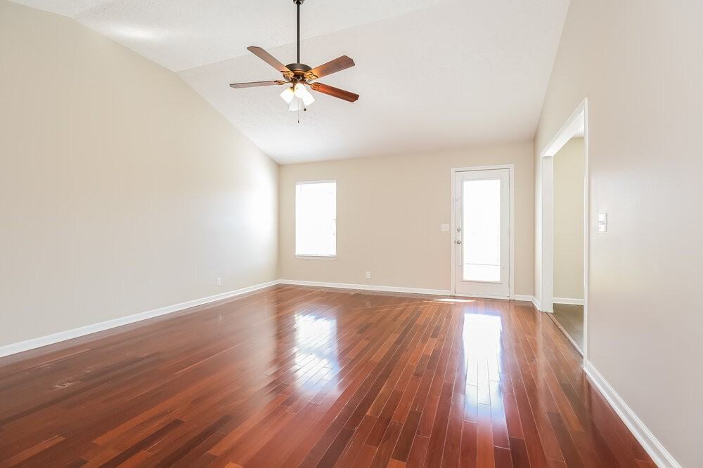 1179 Everton Dr - Photo 3 of 16