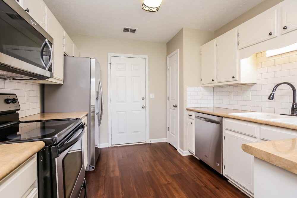 1179 Everton Dr - Photo 6 of 16