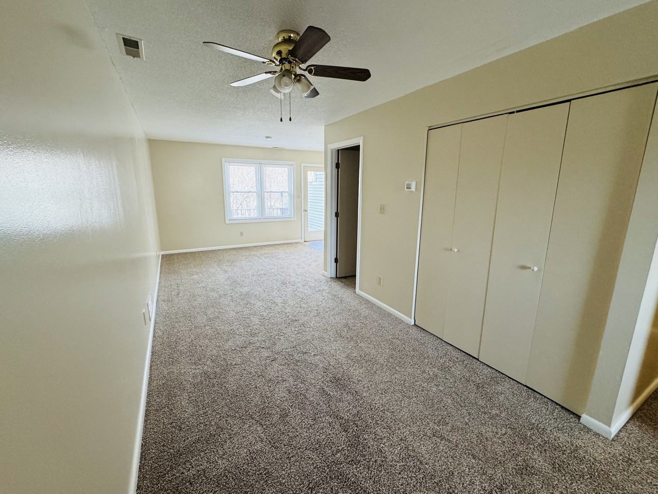 40 Cornerstone Ct #26 - Photo 4 of 17