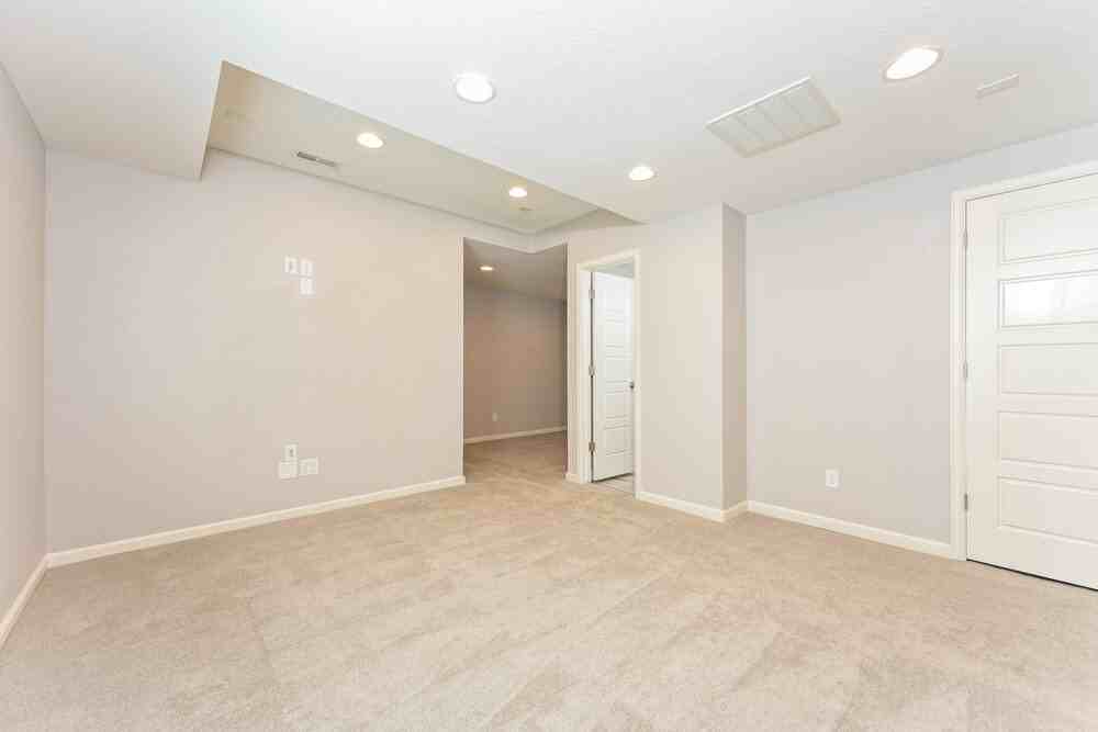 8030 E 139th Ave - Photo 5 of 18