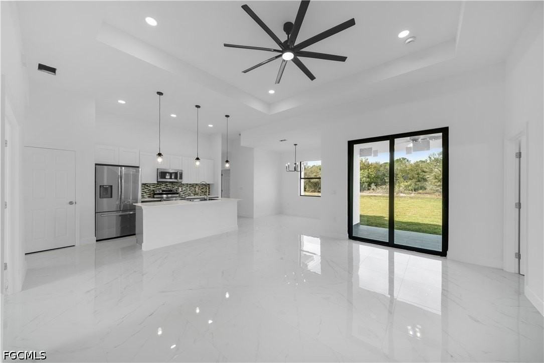 334 Ranch Ave - Photo 4 of 22