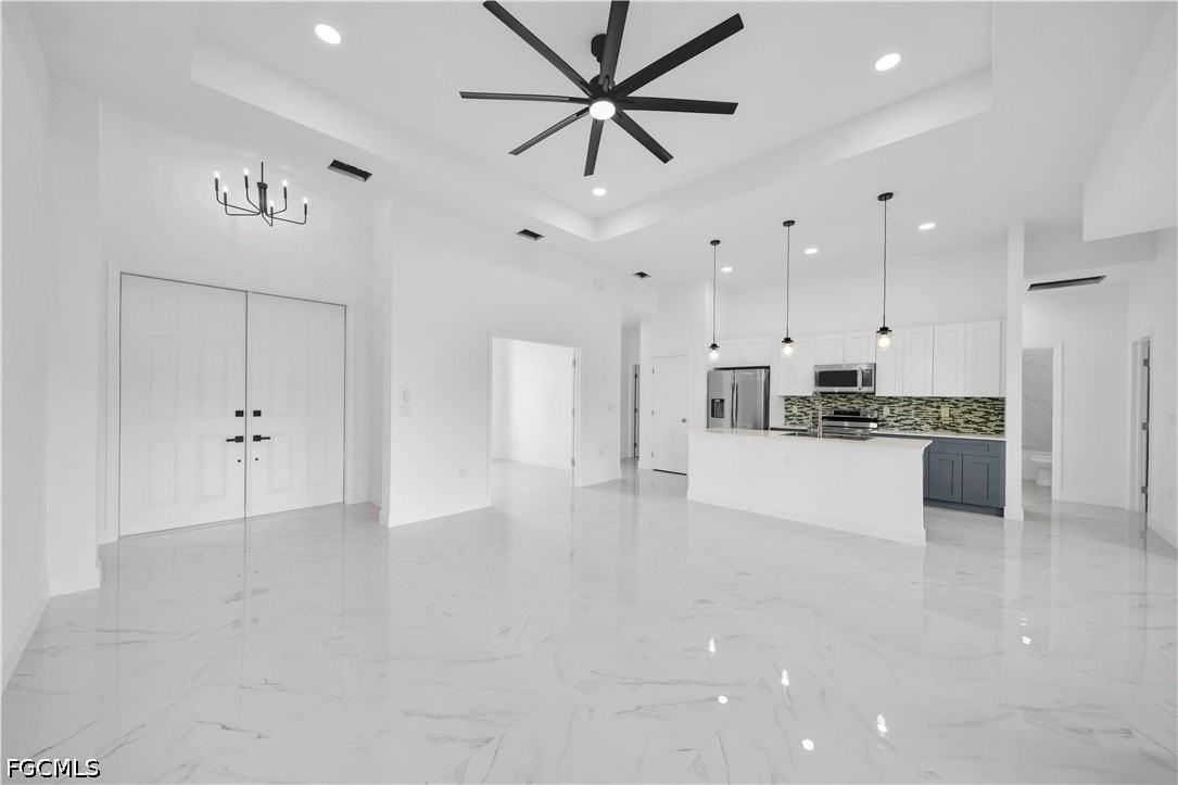 334 Ranch Ave - Photo 5 of 22