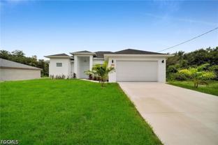 438 Poplar St - Photo 1 of 1