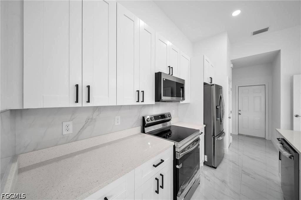 438 Poplar St - Photo 6 of 30