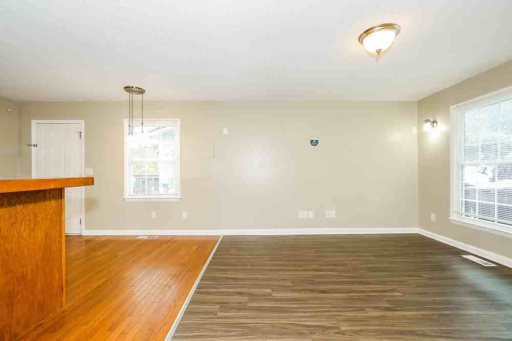 4407 Cornell Ave - Photo 5 of 16