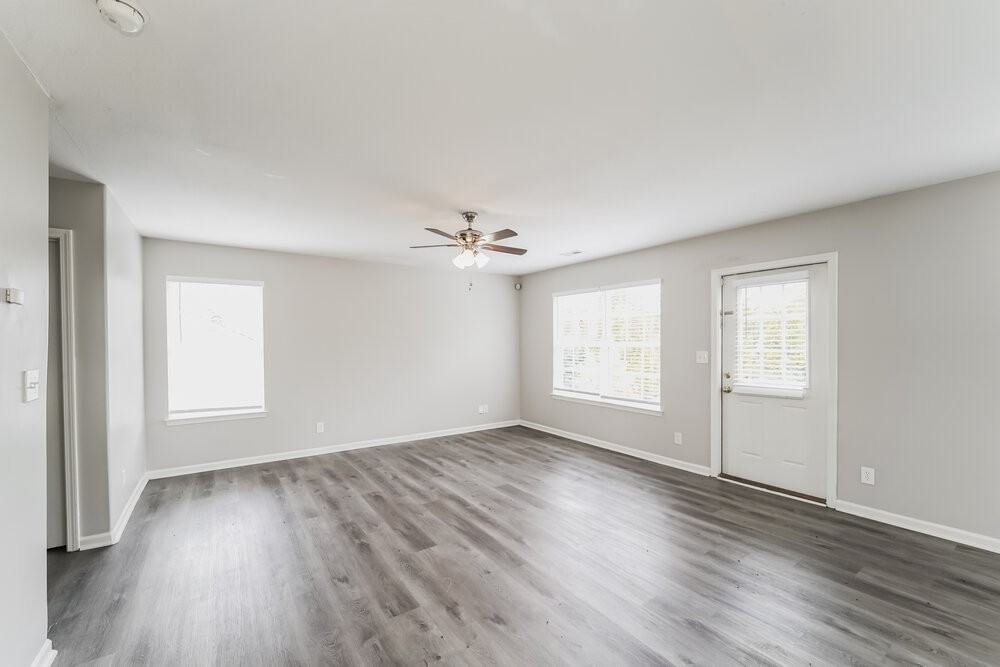6913 Seney Dr - Photo 5 of 17