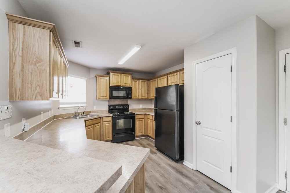 6913 Seney Dr - Photo 7 of 17