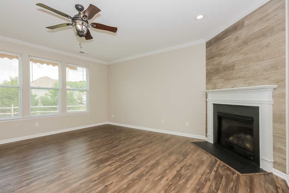 1326 Aurora Ct - Photo 5 of 17