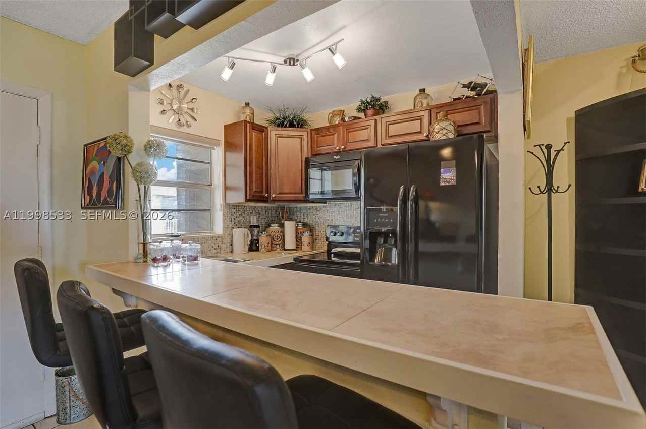 3536 Ne 168th St #502 - Photo 7 of 21