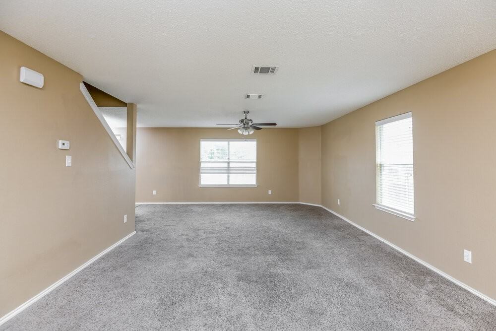 949 Canary Dr - Photo 3 of 25
