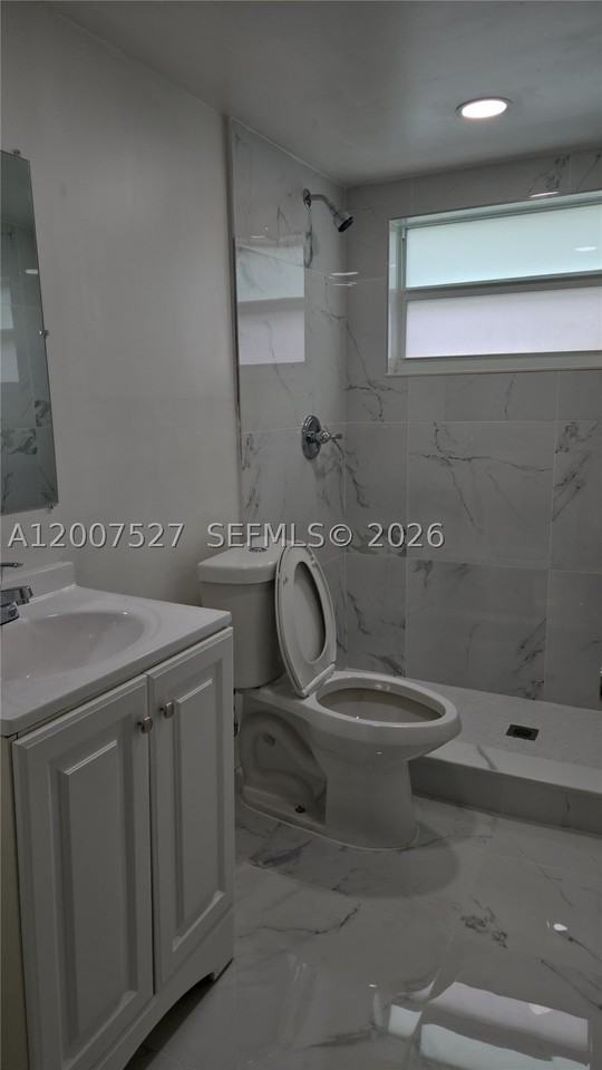 9200 E Bay Harbor Dr #1 - Photo 6 of 9