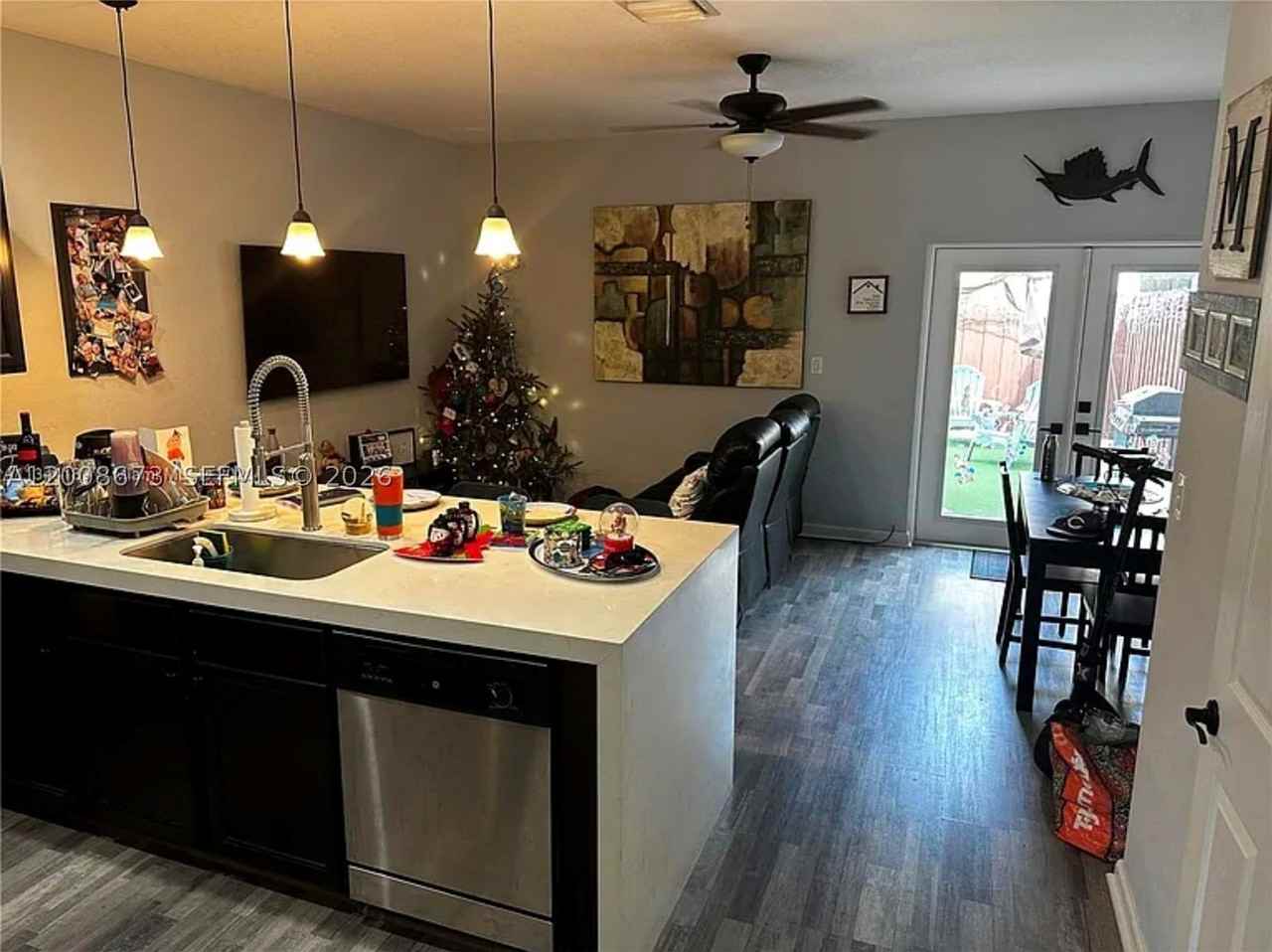 3211 Se 6th St - Photo 5 of 30
