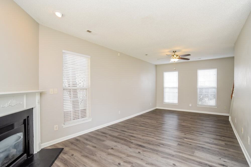 10033 Brawley Ln - Photo 4 of 18