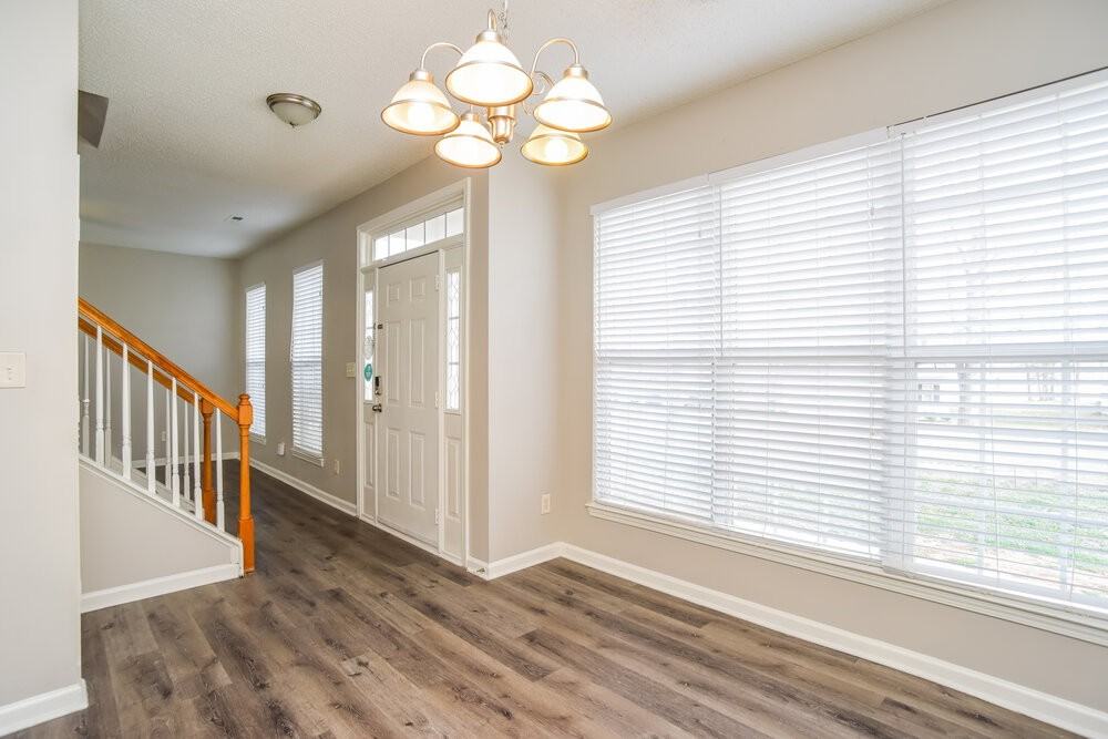 10033 Brawley Ln - Photo 6 of 18