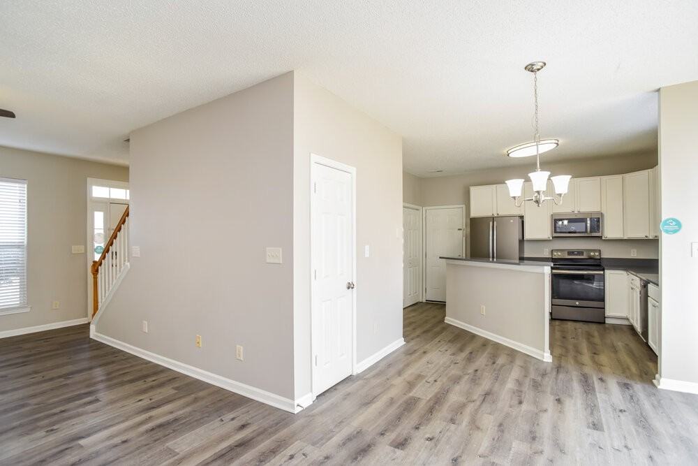 10033 Brawley Ln - Photo 7 of 18