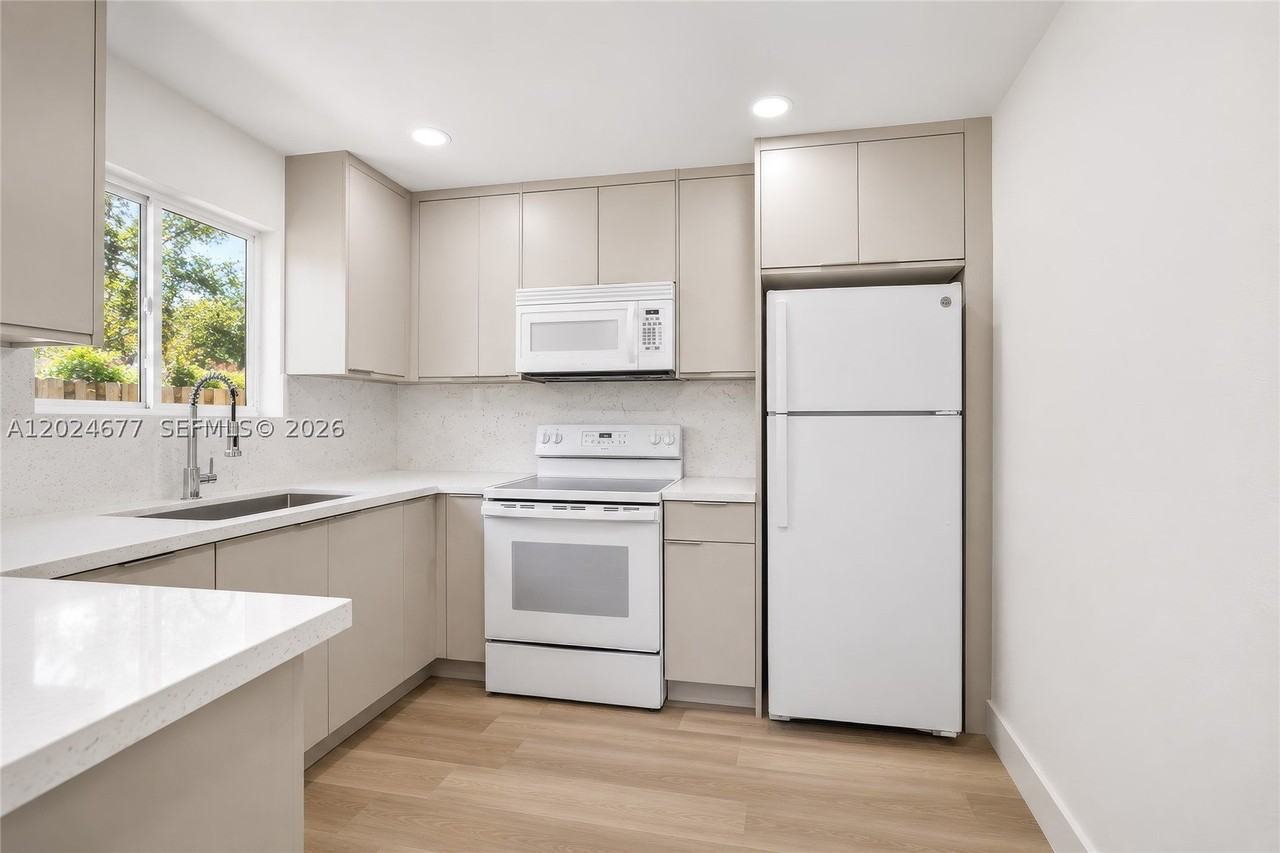82 Sw 3rd Ct - Photo 5 of 50