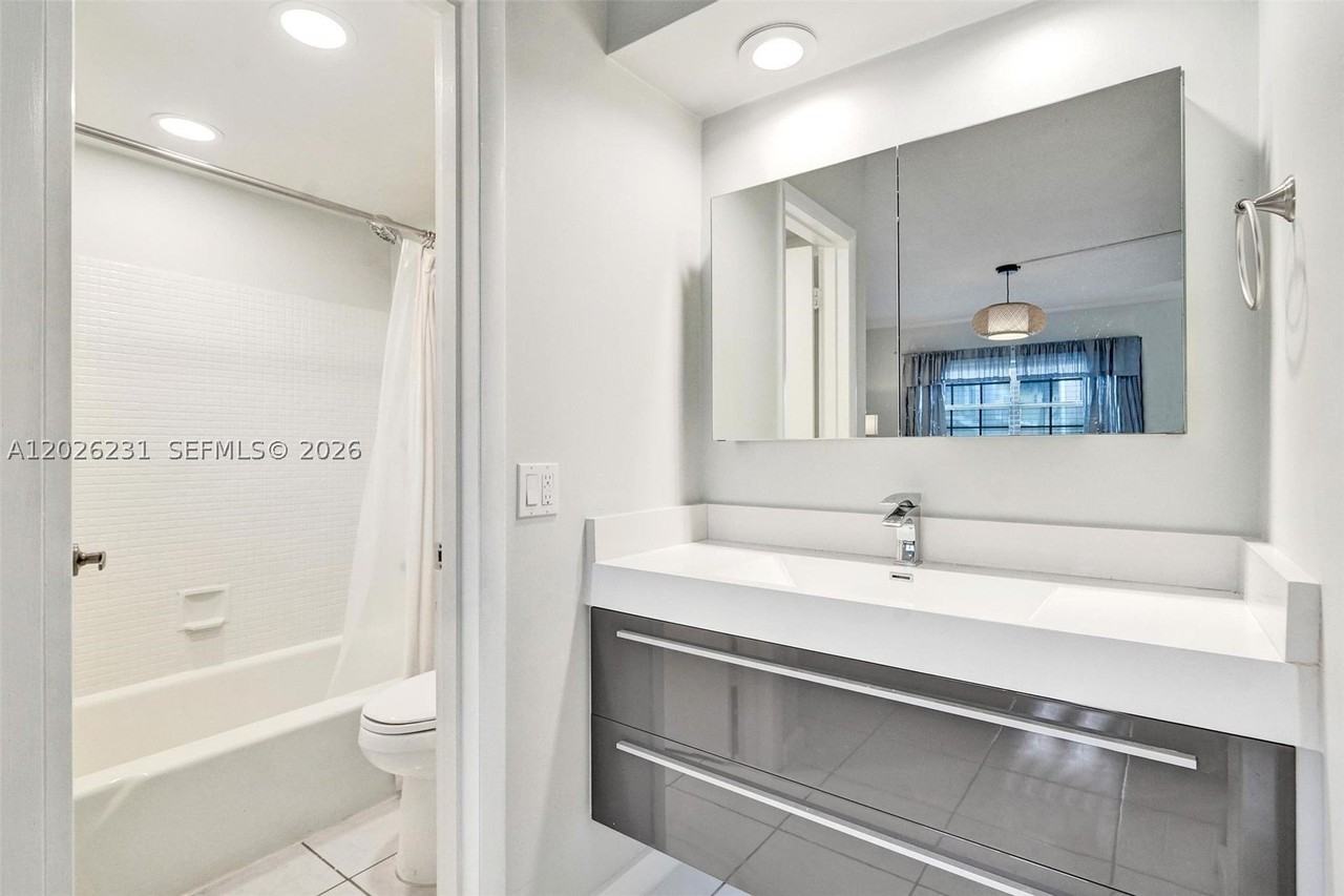 450 Paradise Isle Blvd #204 - Photo 3 of 41