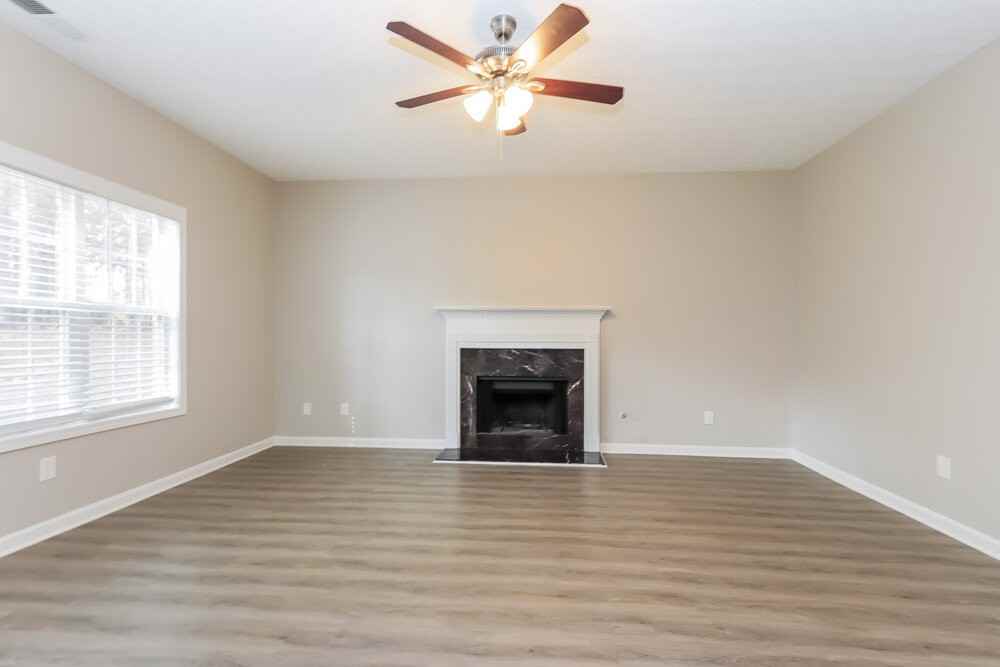 230 Warm Springs Trl - Photo 4 of 18