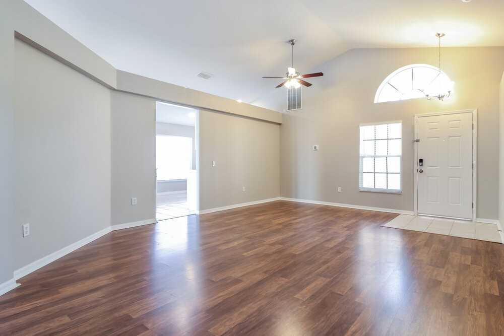 25802 Bloomsbury Ct - Photo 3 of 16