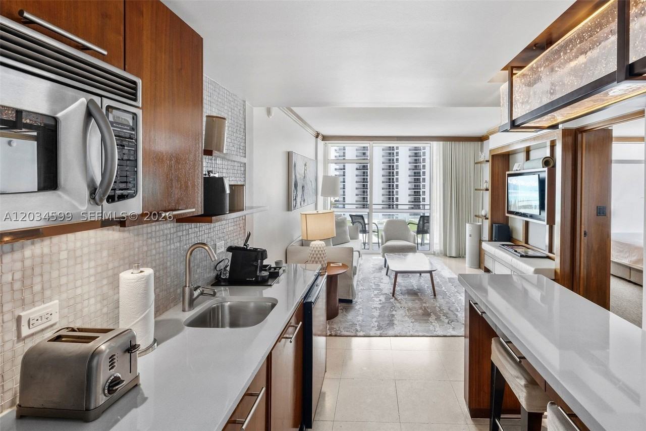 6801 Collins Ave #1010 - Photo 5 of 36