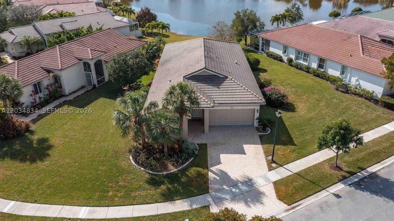 2675 Clipper Cir - Photo 2 of 37