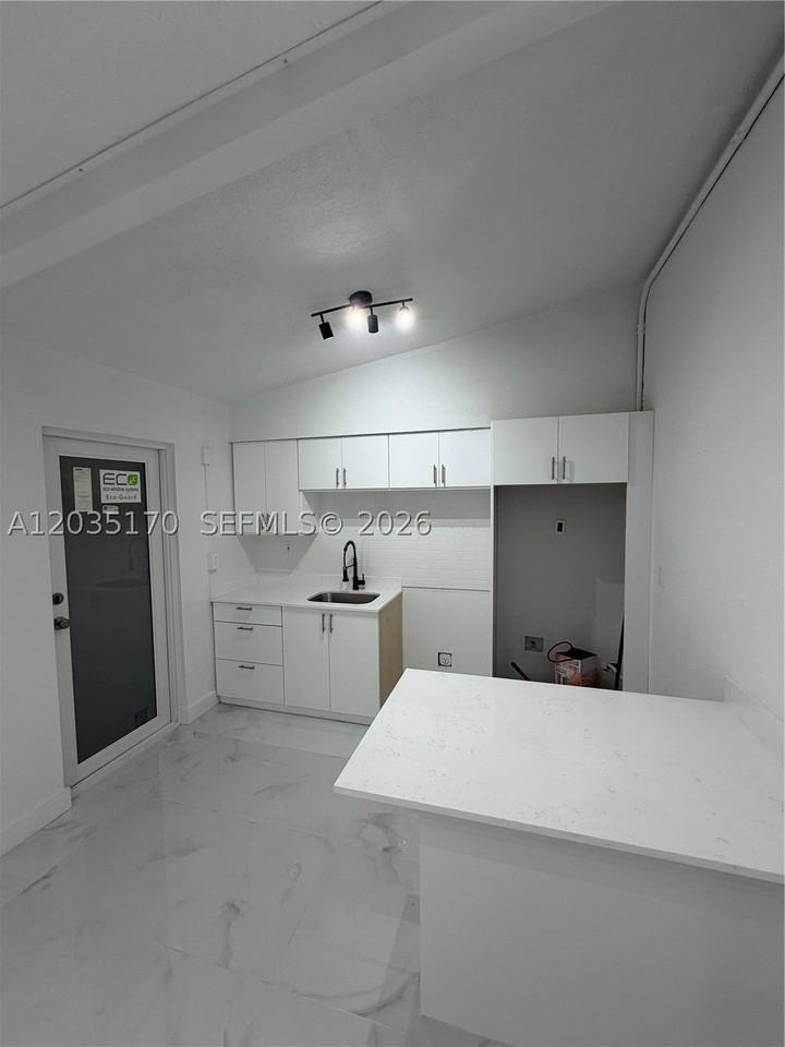 3220 Plaza St #3220 - Photo 7 of 16