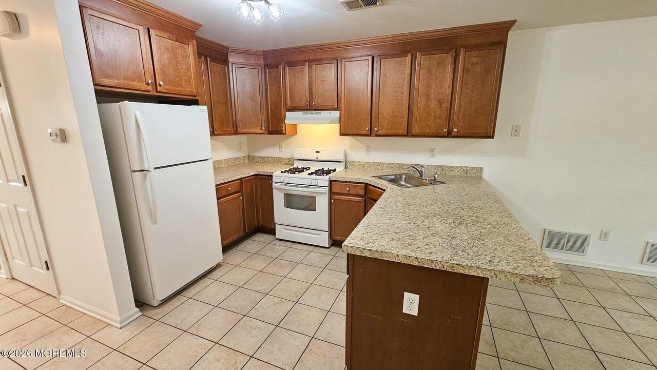380 Radio Rd #C2 - Photo 5 of 38
