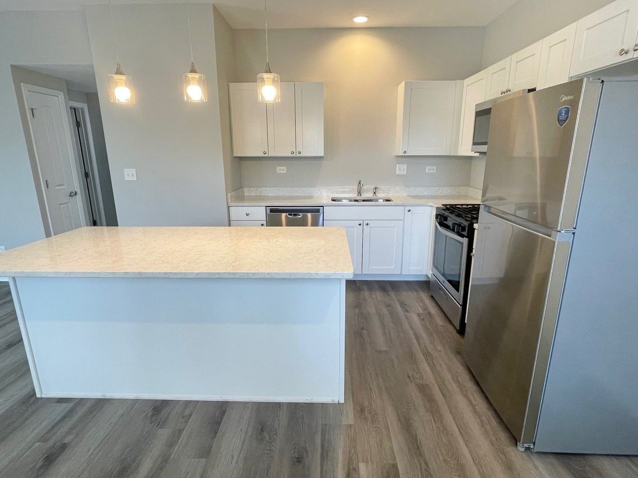 301 N Madison St #2F - Photo 2 of 17