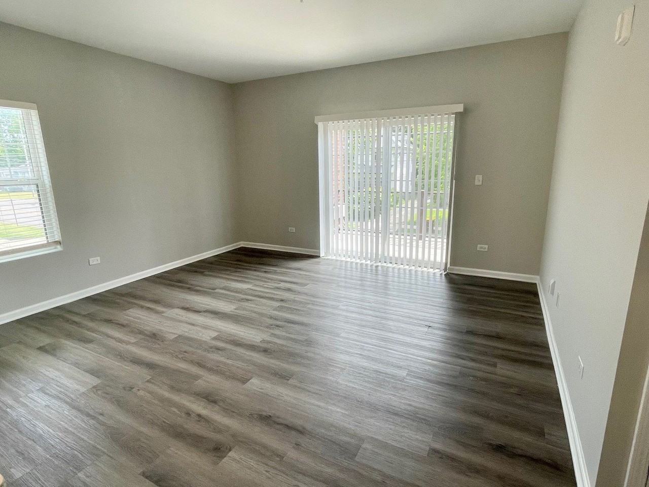 301 N Madison St #2F - Photo 5 of 17