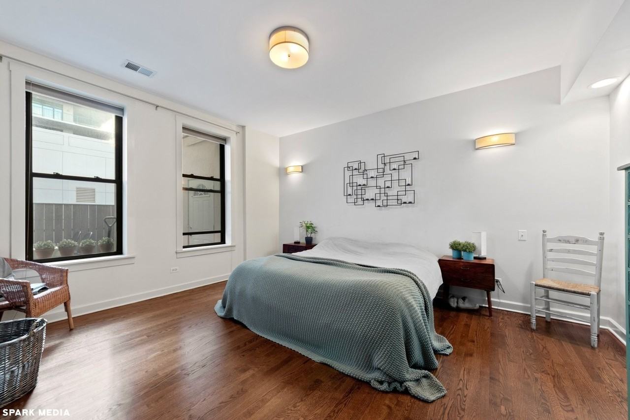 353 W Chicago Ave #4E - Photo 7 of 16