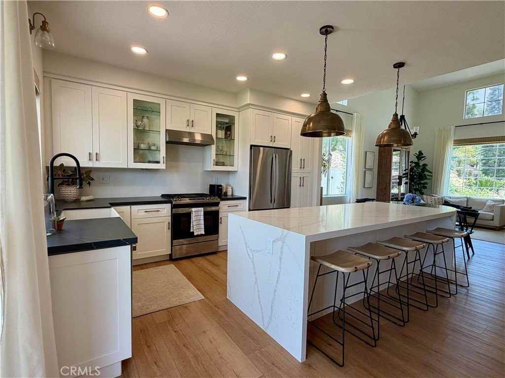 8992 Trumpets Ct - Photo 4 of 37