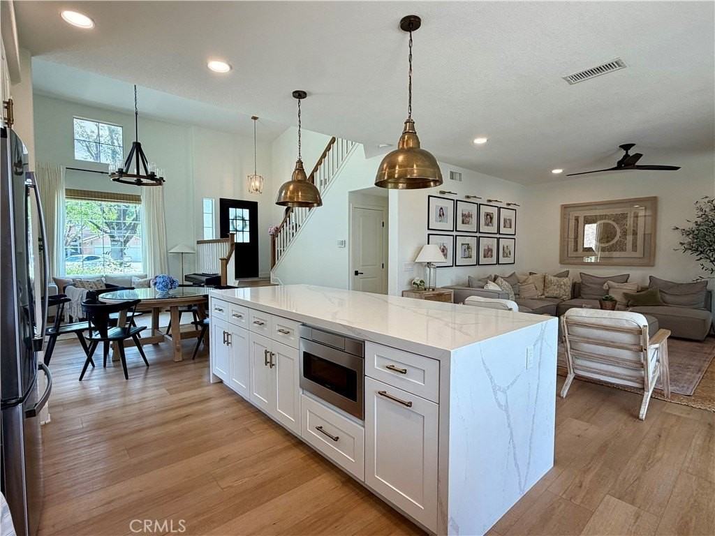 8992 Trumpets Ct - Photo 6 of 37
