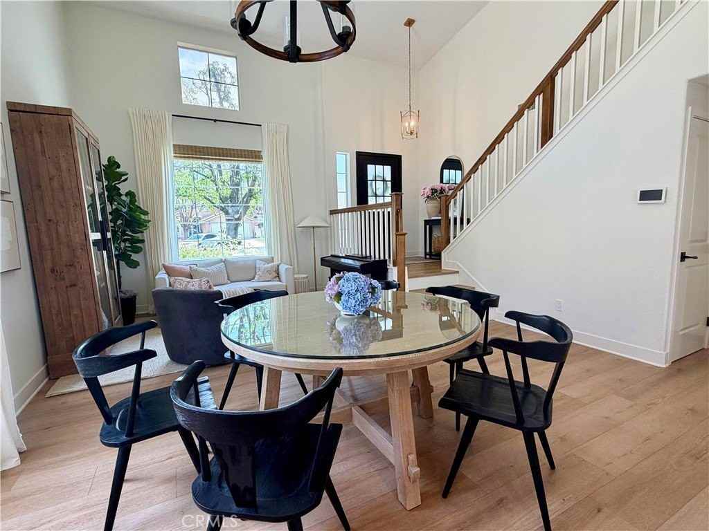 8992 Trumpets Ct - Photo 7 of 37
