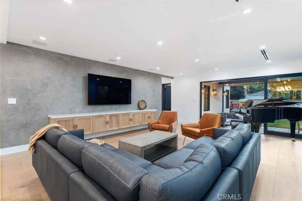 4627 Ethel Ave - Photo 6 of 29