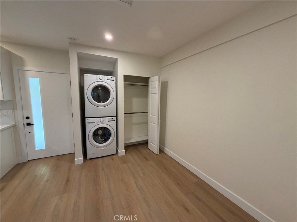 7818 Amestoy Ave #1-2 - Photo 6 of 7