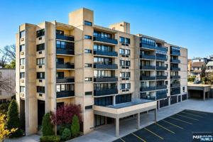 featured image of 555 Gorge Rd #6F