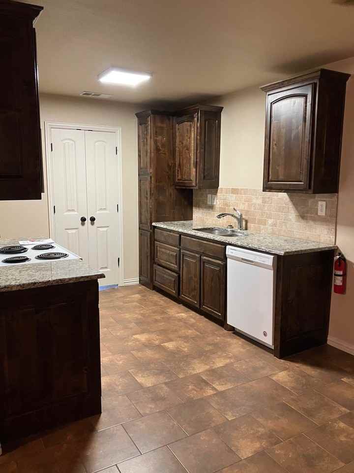108 Jarvis Ln - Photo 3 of 16