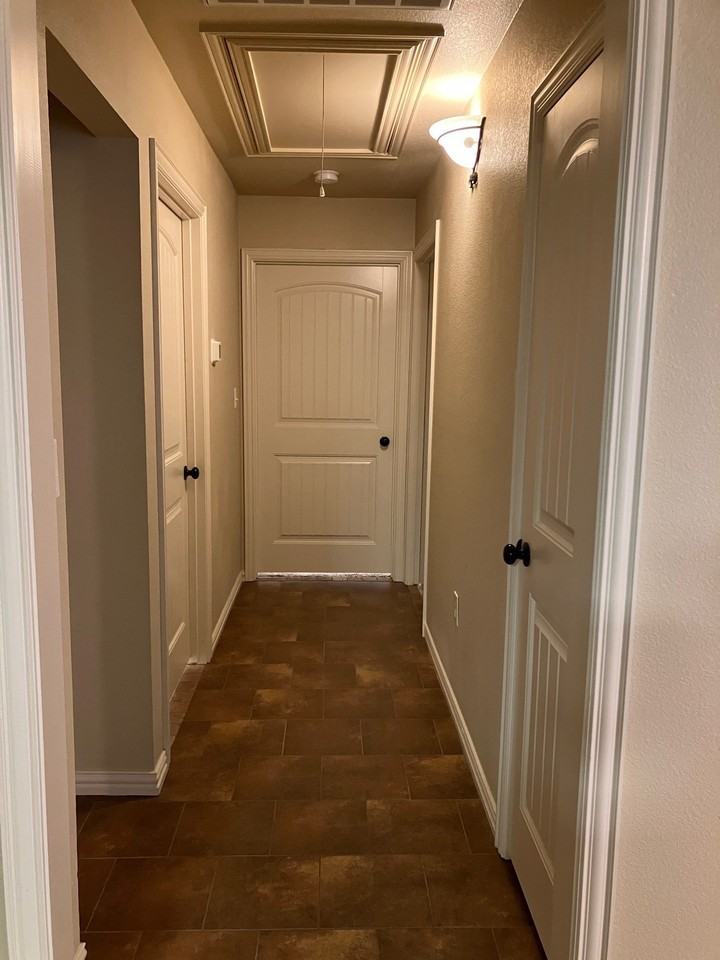 108 Jarvis Ln - Photo 5 of 16