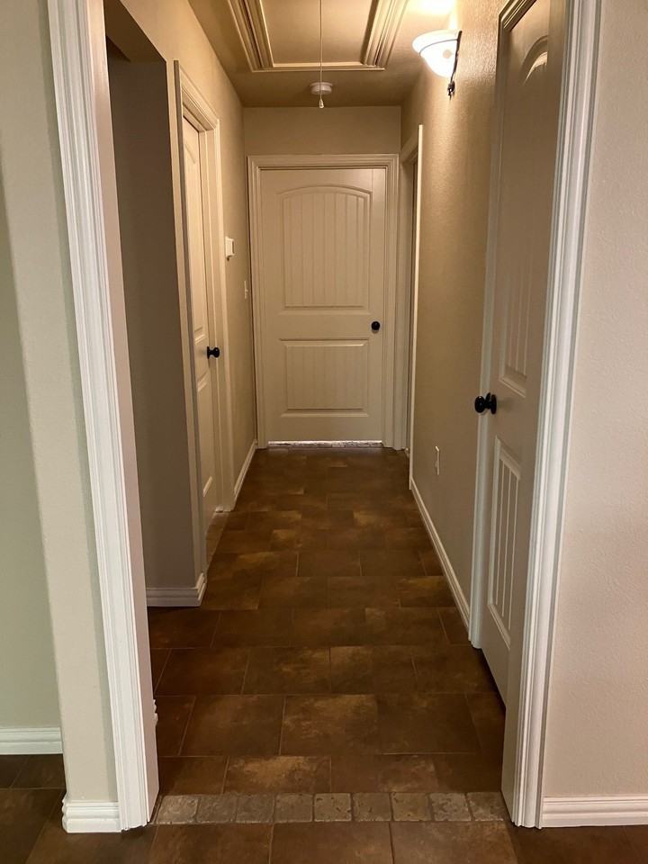 108 Jarvis Ln - Photo 6 of 16