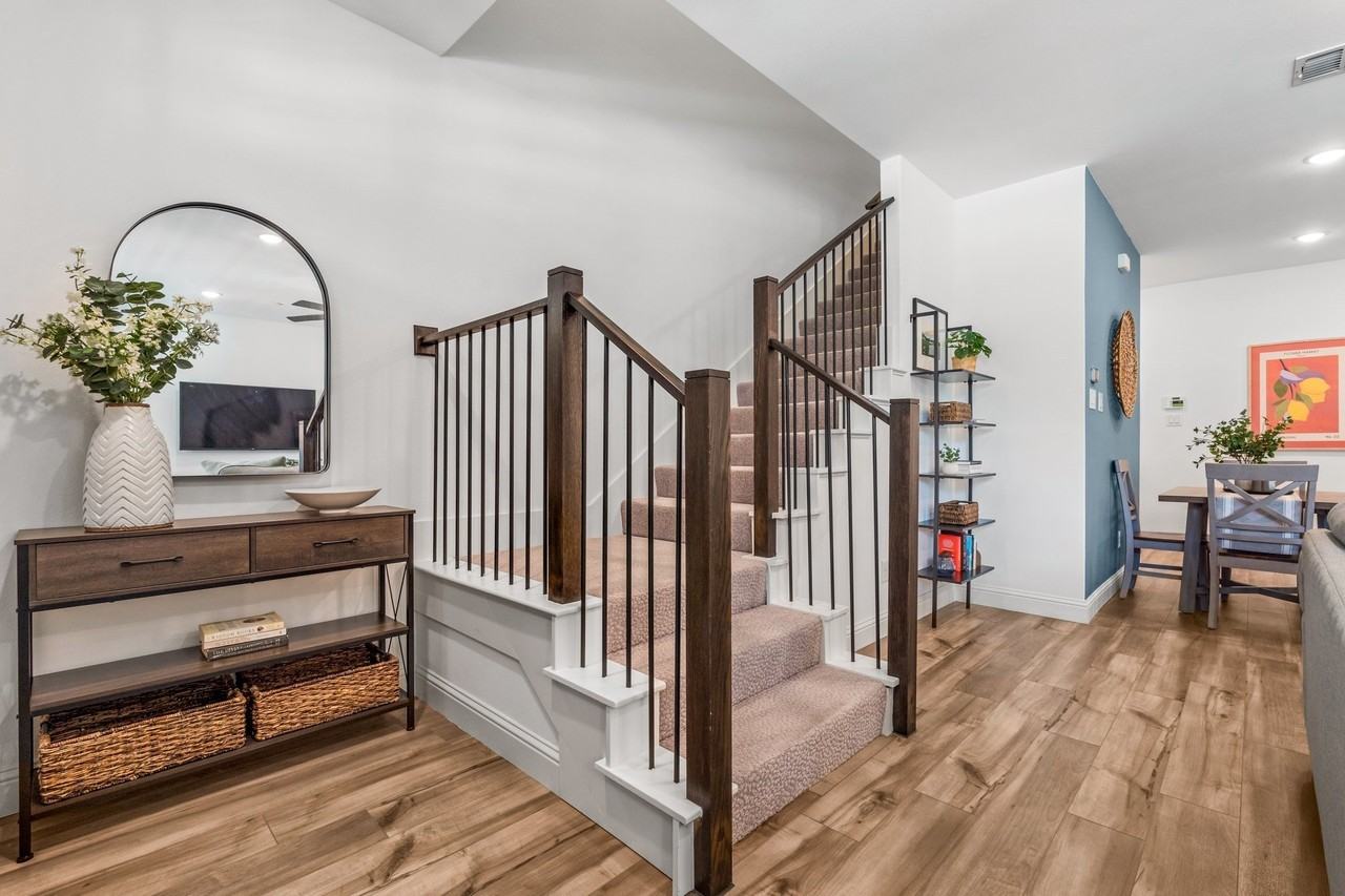 2529 Barnwood Ln - Photo 2 of 40