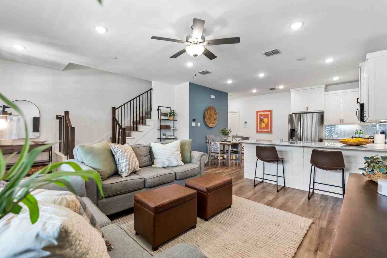 2529 Barnwood Ln - Photo 7 of 40